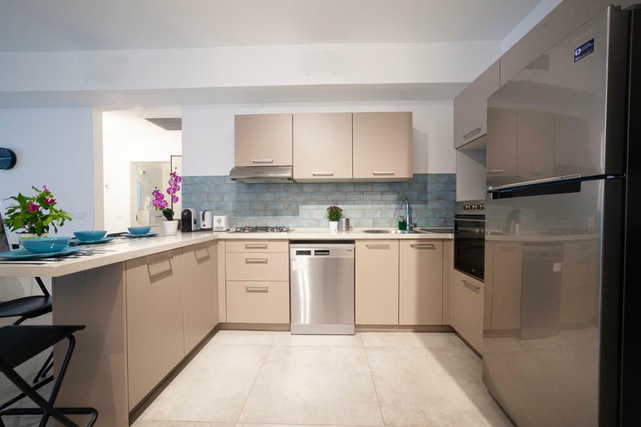 Luxury 2 Bedrooms Apartments Rothschild + Balcony Tel Aviv Buitenkant foto