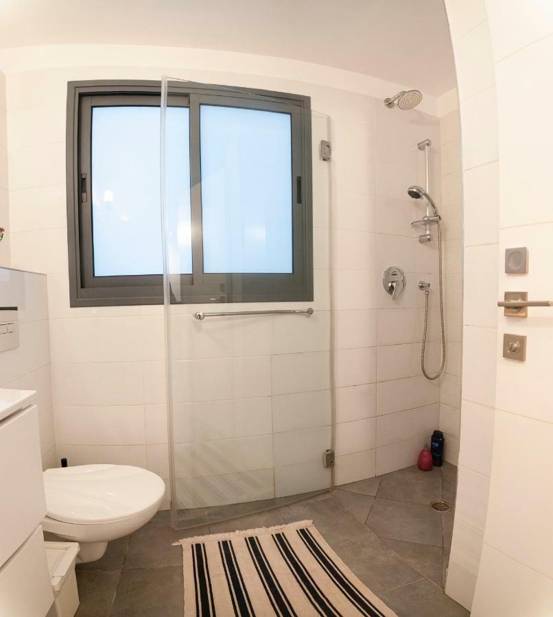 Luxury 2 Bedrooms Apartments Rothschild + Balcony Tel Aviv Buitenkant foto